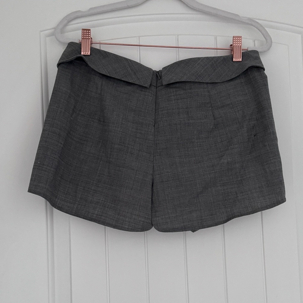 🔴Aritzia Talula Berklee Envelope Skort Gray Size 4 - Picture 3 of 6